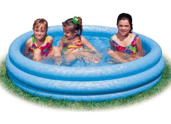 Blauer aufblasbarer Pool